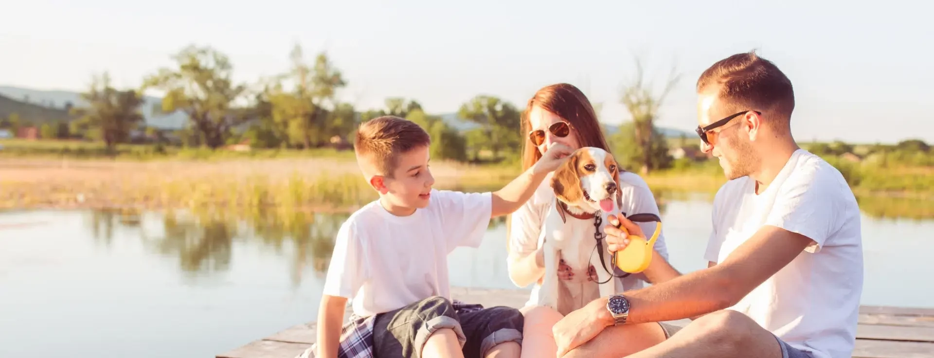 famille riviere nature chien